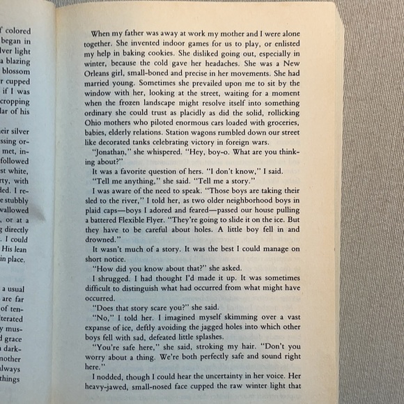 📚2/$6 🎁A Home At the End of the World - Picture 12 of 12